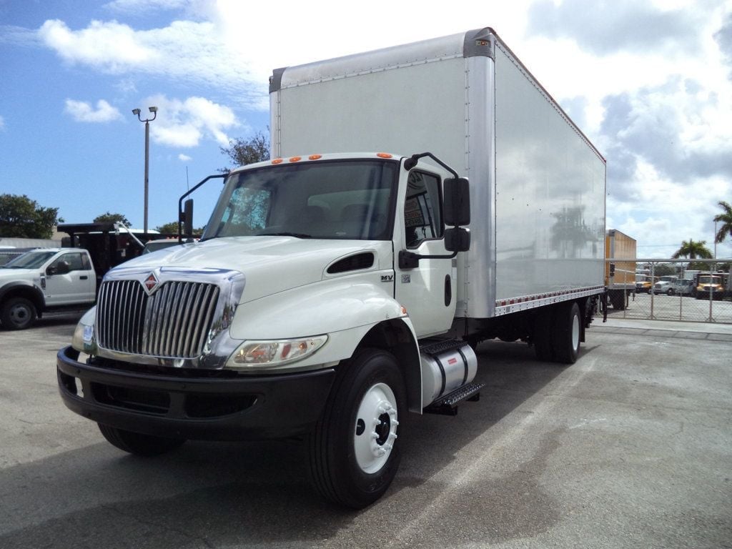 2020 International MV607 26ft Dry Freight Box Truck Moving Truck With Liftgate