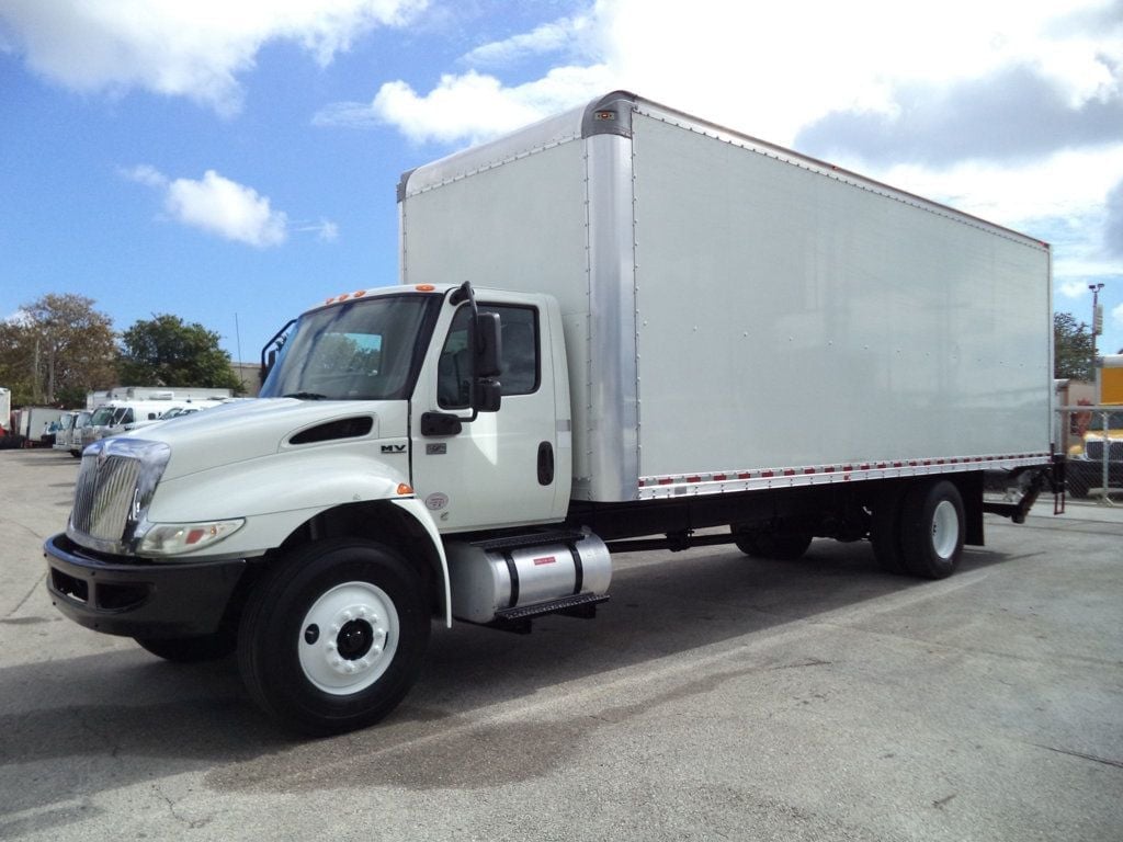 2020 International MV607 26ft Dry Freight Box Truck Moving Truck With Liftgate