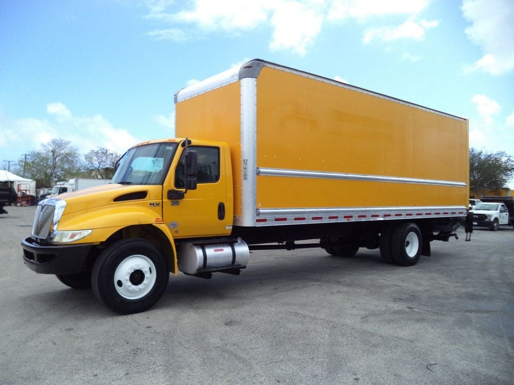 2020 International MV607 w/ 26ft Dry Freight Moving Box Truck w/ Lift Gate