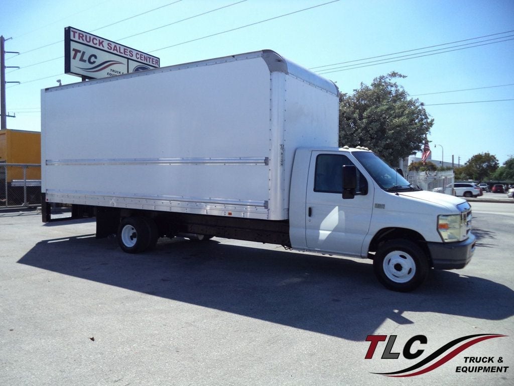 2011 Ford E450 With 20ft Dry Cargo Moving Box Truck and Pull Out Ramp