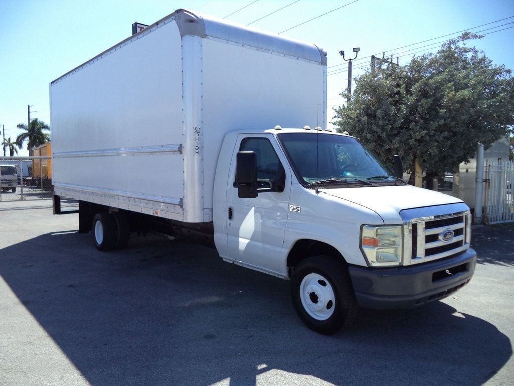 2011 Ford E450 With 20ft Dry Cargo Moving Box Truck and Pull Out Ramp