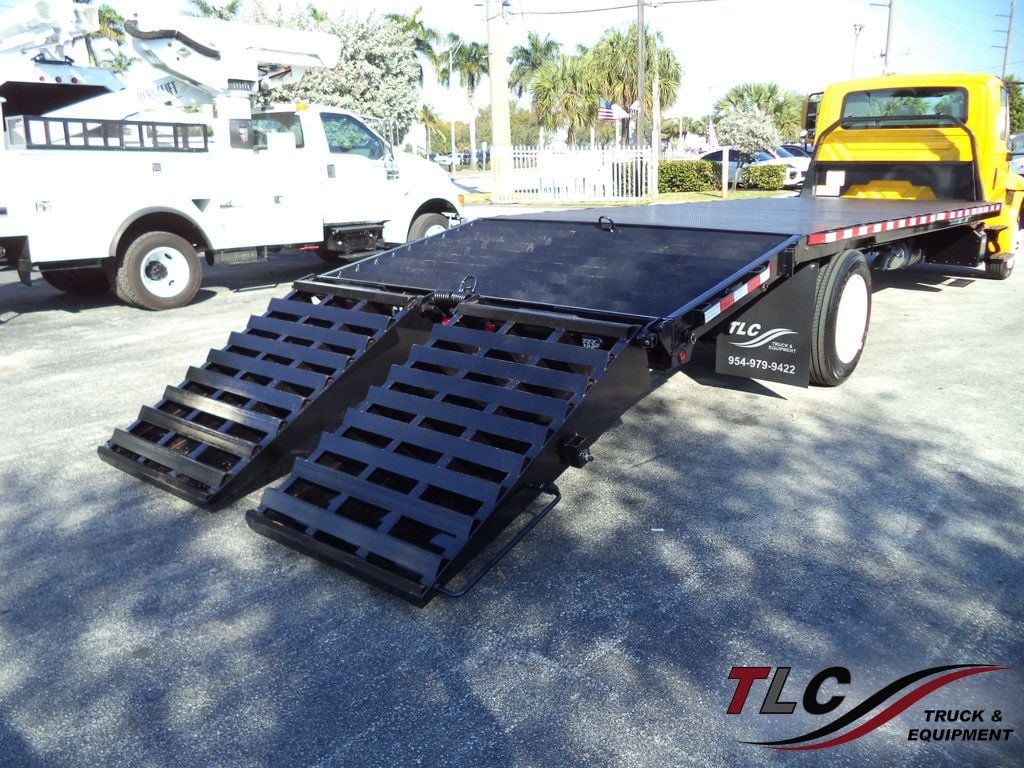 2019 International 4300 w/ 25ft Beaver Tail, Dove Tail, Ramp Truck Equip Hauler