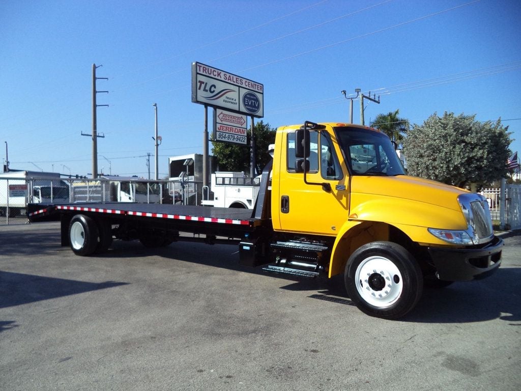 2019 International 4300 w/ 25ft Beaver Tail, Dove Tail, Ramp Truck Equip Hauler