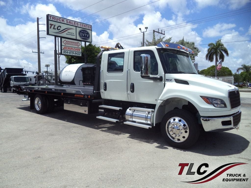 2026 International MV607 Crew Cab w/ 22′ JerrDan Shark 6 Ton Low Pro Wide Rollback