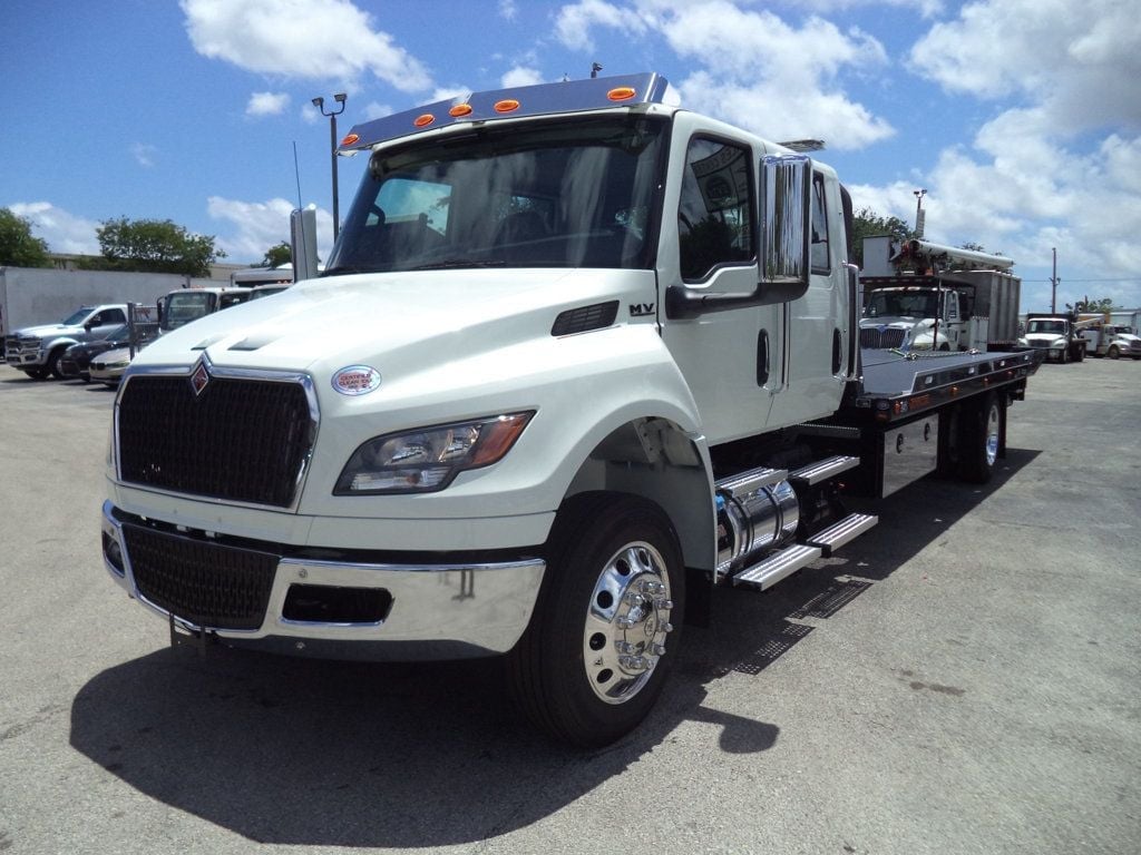 2026 International MV607 Crew Cab w/ 22′ JerrDan Shark 6 Ton Low Pro Wide Rollback