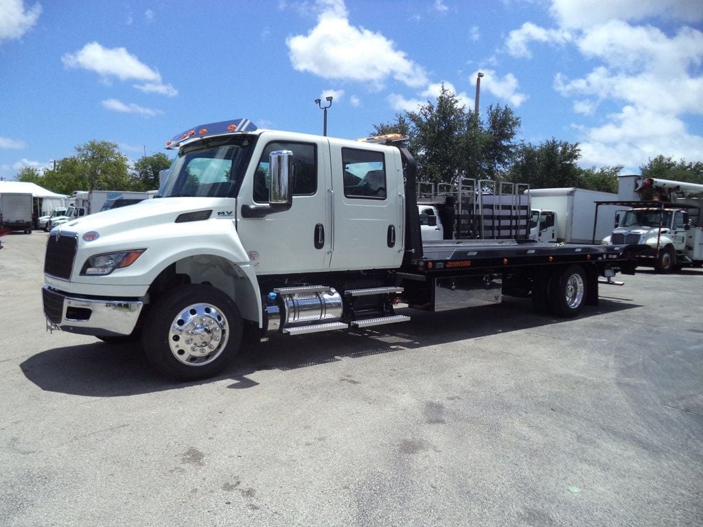 2026 International MV607 Crew Cab w/ 22′ JerrDan Shark 6 Ton Low Pro Wide Rollback