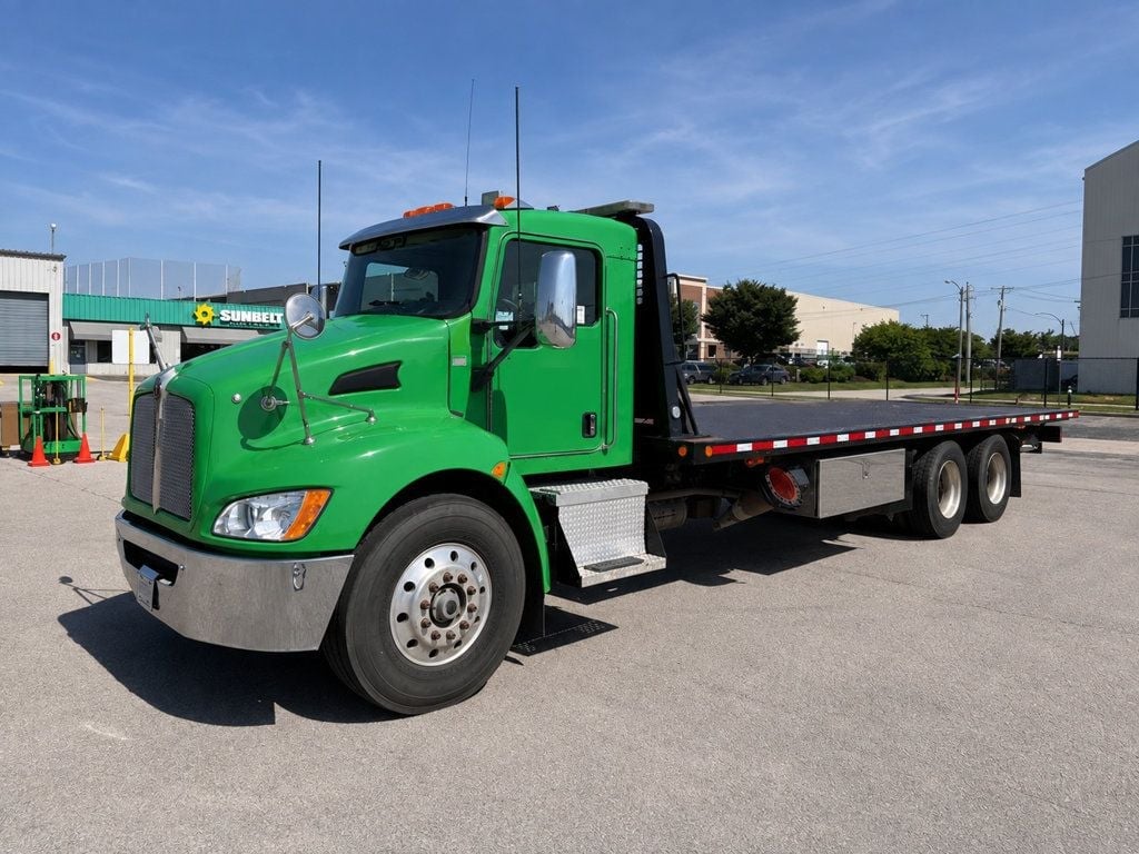 2016 Kenworth T370 w/ Century 28ft Industrial Carrier 15 Ton Tandem Axle