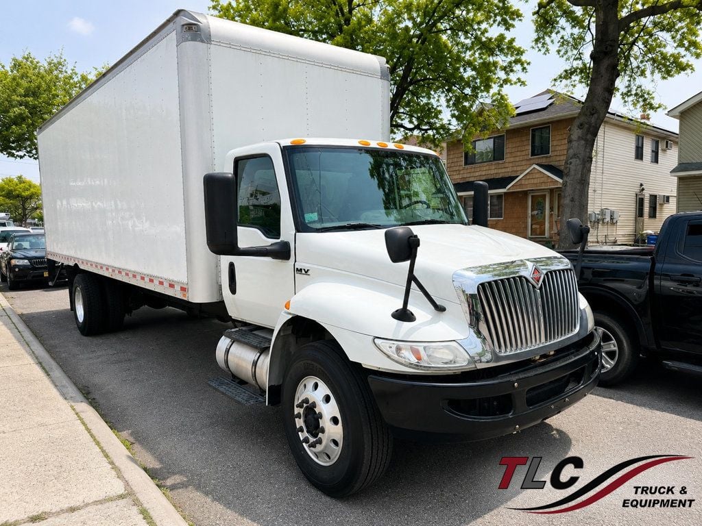 2020 International MV607 w/ 26ft Dry Freight Moving Box Truck