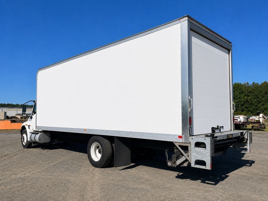 2021 International MV607 w/ 26ft Dry Freight Moving Box Truck w/ Liftgate