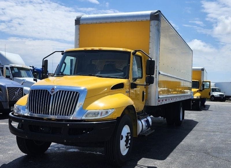 2021 International MV607 w/ 26ft Dry Freight Moving Box Truck w/ Ramp
