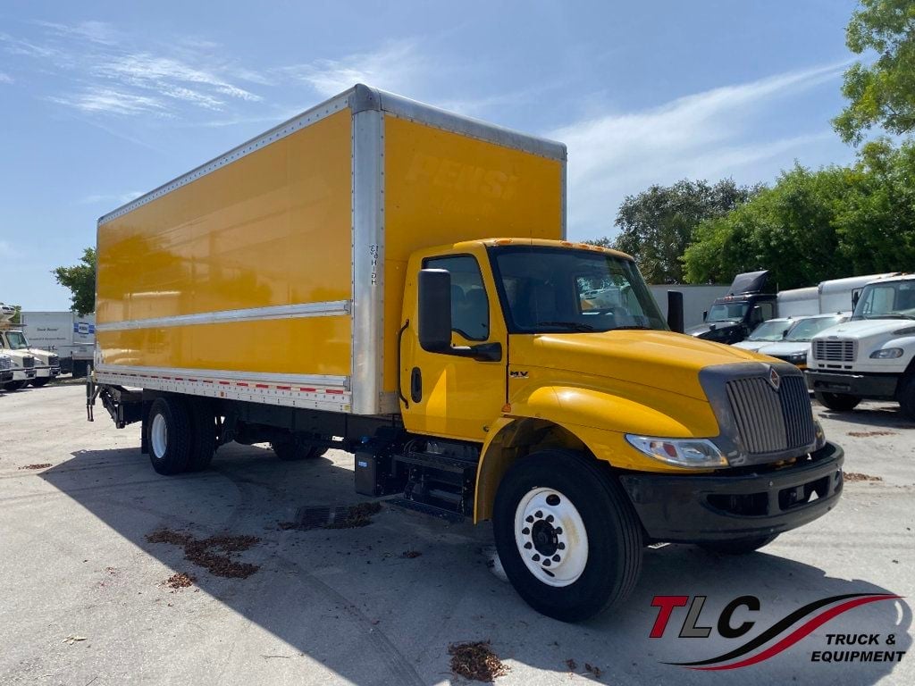 2022 International MV607 w/ 26ft Dry Freight Moving Box Truck w/ Liftgate