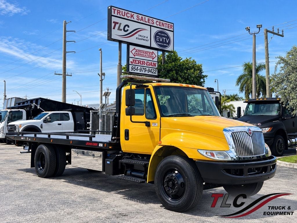 2019 International 4300 w/ Brand New 22′ JerrDan 6 Ton XLP Car Carrier Rollback