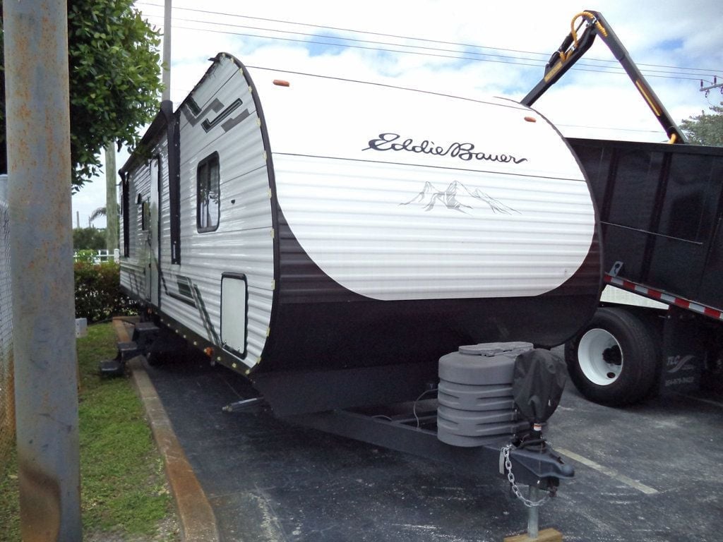 2024 EDDIE BAUER EBS 322BH 37FT BUMER PULL RV TRAILER W/ SLIDE OUT