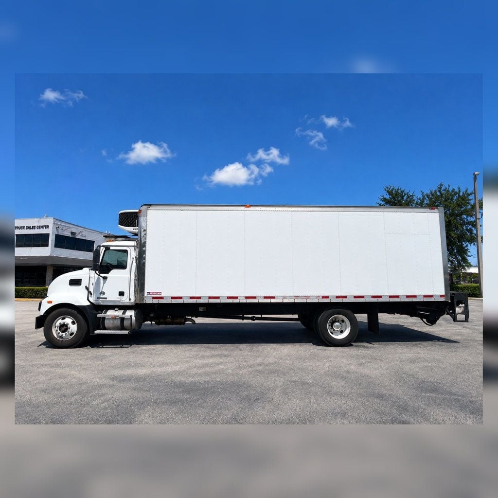 2023 Mack MD6 w/ 26ft Refrigerated Box CARRIER unit & Liftgate