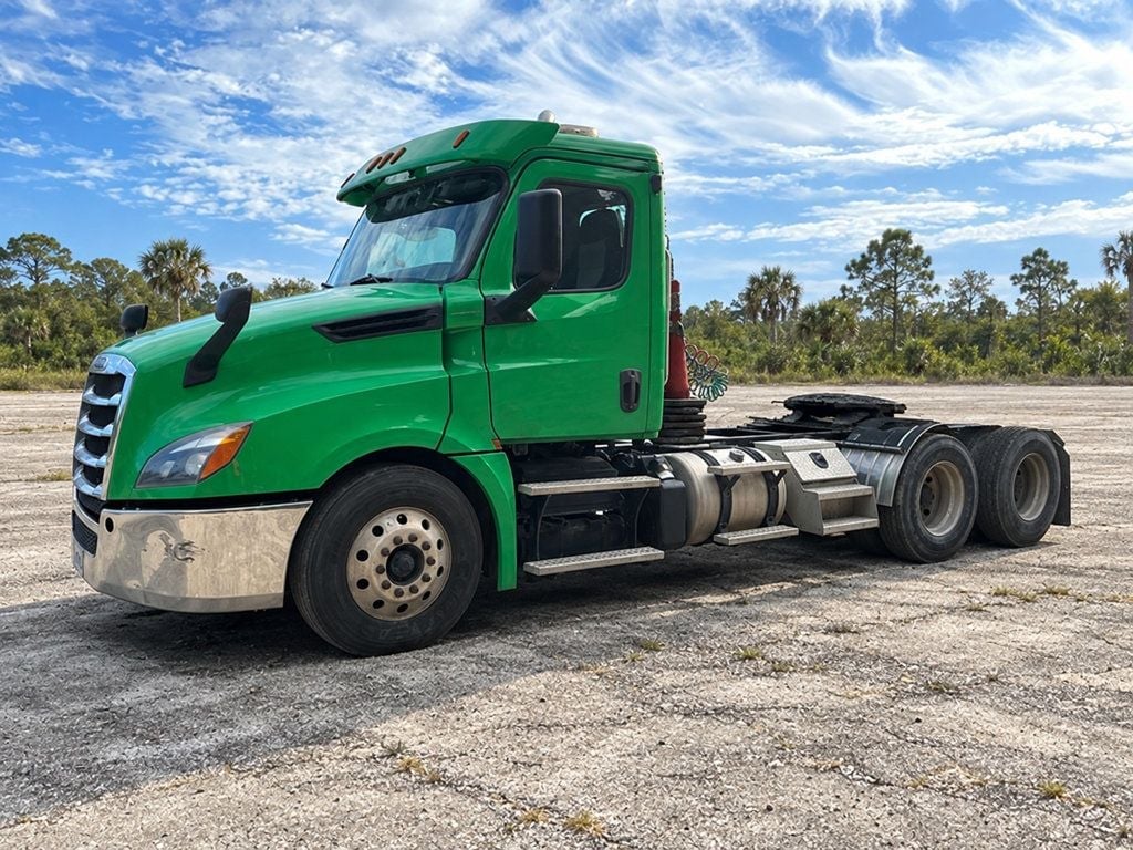 2019 Freightliner Cascadia 126 6×4 T/A Day Cab Truck Tractor