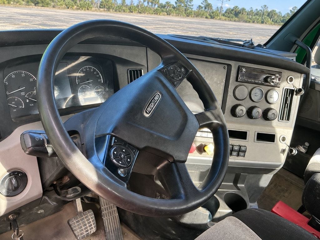 2019 Freightliner Cascadia 126 6×4 T/A Day Cab Truck Tractor
